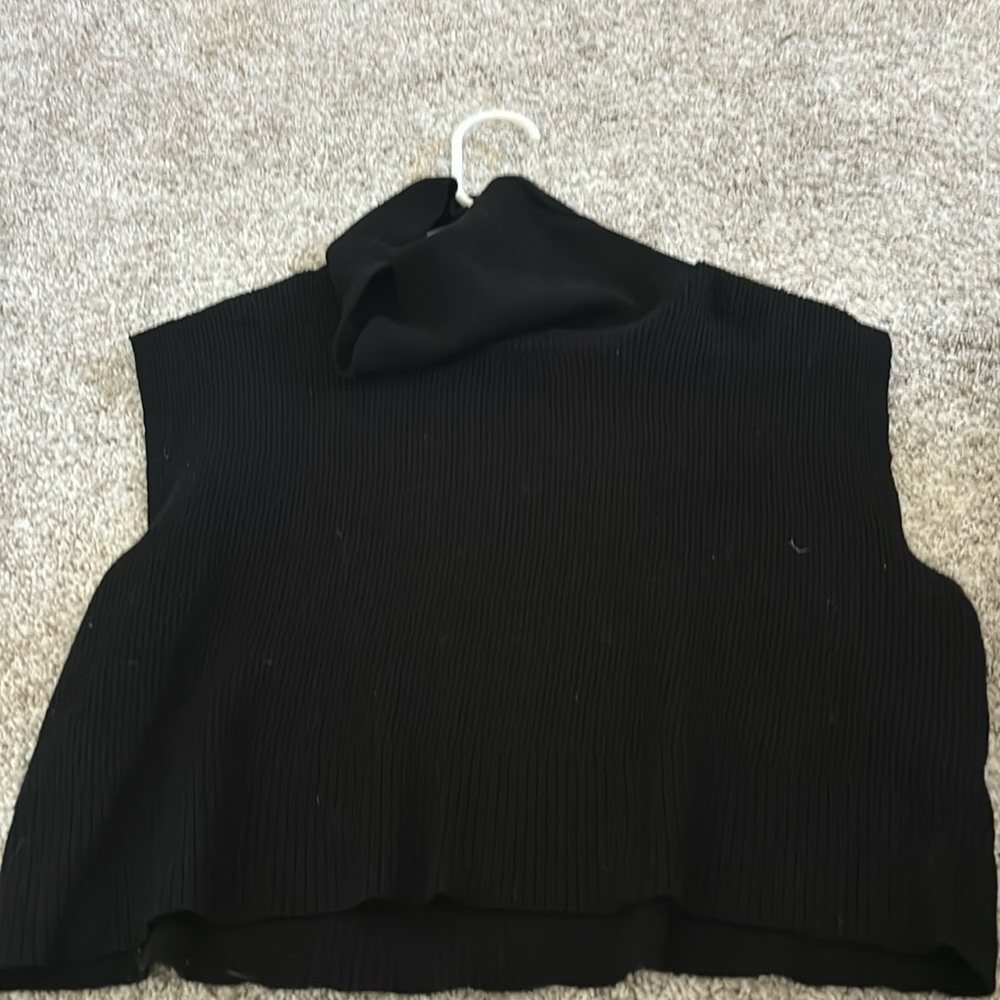 Used cut off turtle neck sweater
